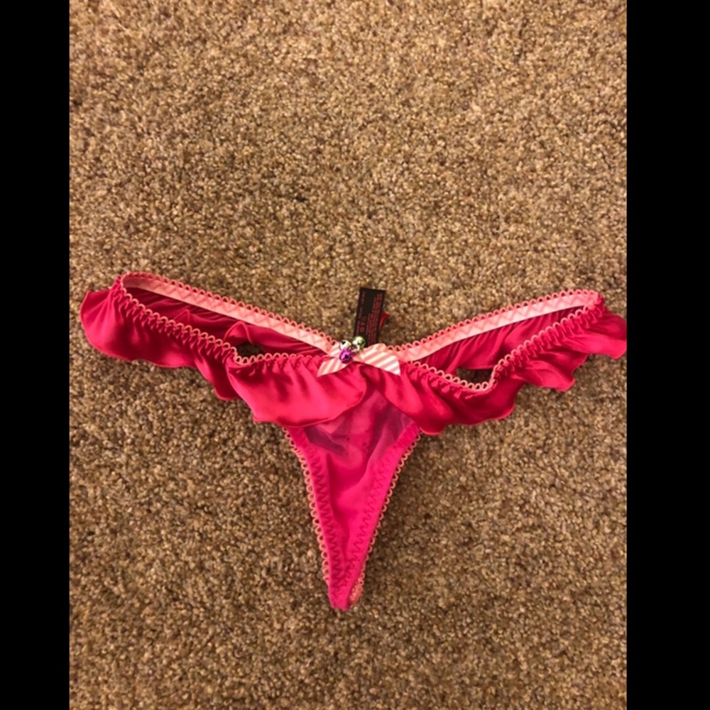 Victoria’s Secret Pink Thong Sz Small NWT